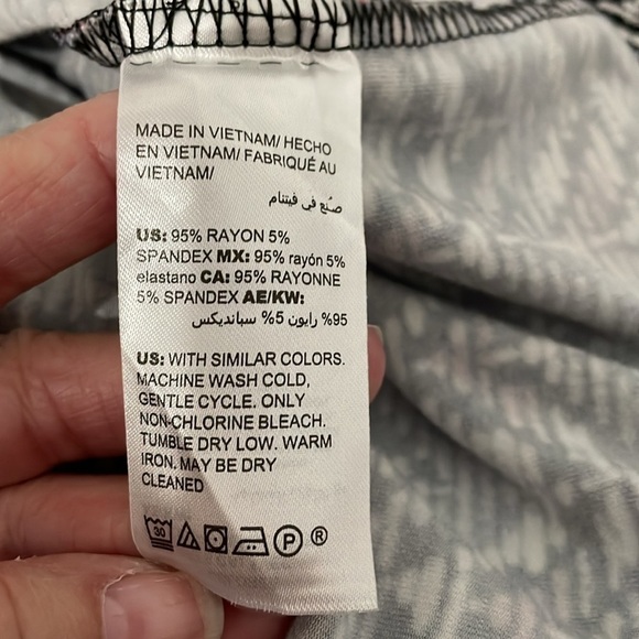 CHICO'S  Knit Trapeze Dress in Cool Multi Blue White Mauve Midi - Picture 7 of 8